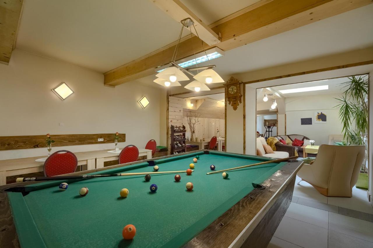 Sarenka Hotel Криница-Здруй Екстериор снимка