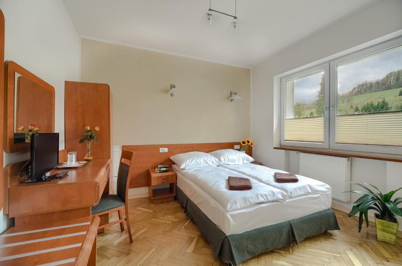 Sarenka Hotel Криница-Здруй Екстериор снимка